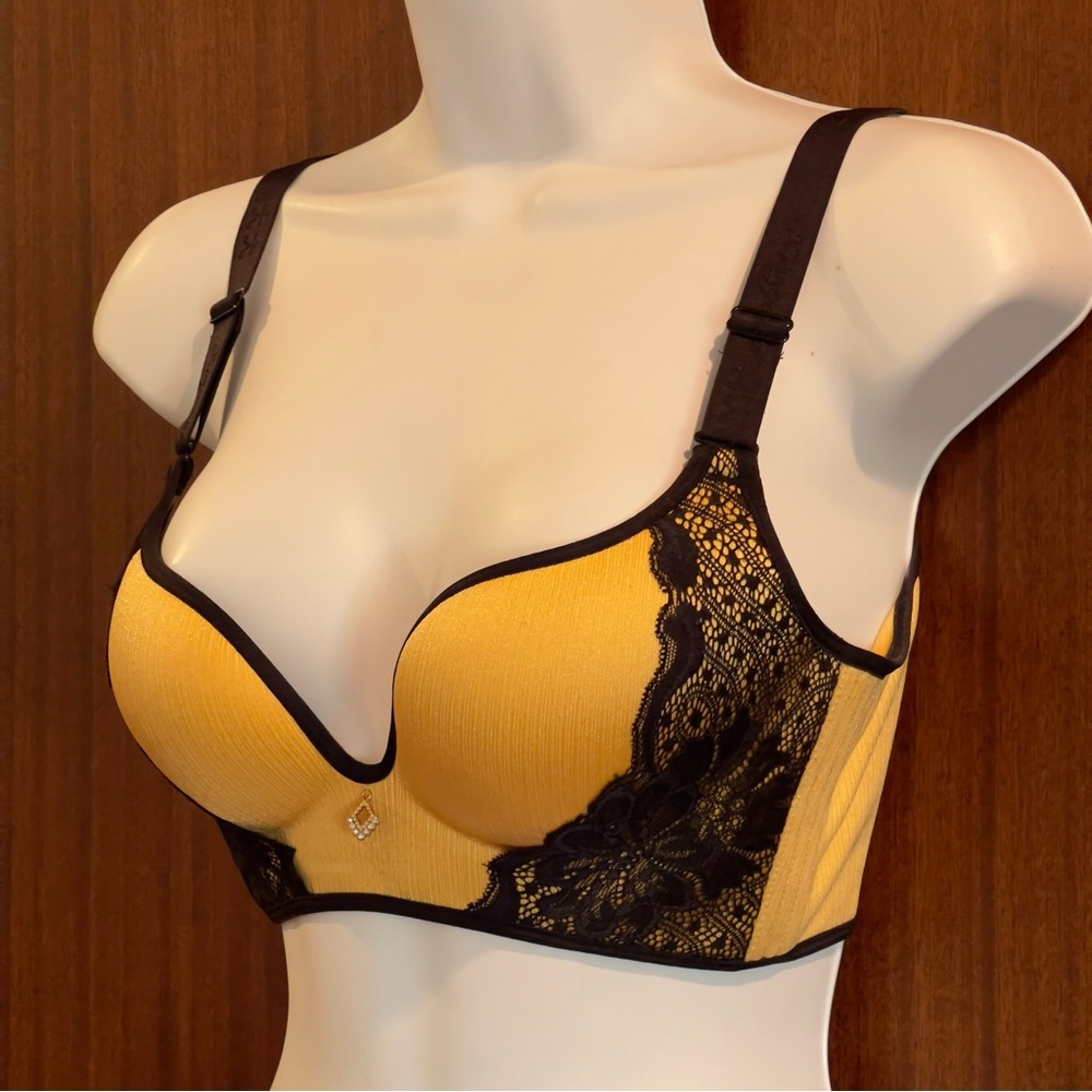 NWOT Yellow Black Lace Push Up Bra Plunge Underwire Lingerie
